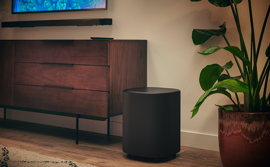 Maksymalna moc wyjściowa 960 W i bezprzewodowy subwoofer 10˝