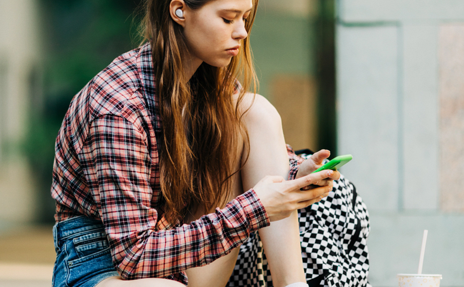 Do 32 (8 + 24) godzin pracy na baterii przy szybkim ładowaniu