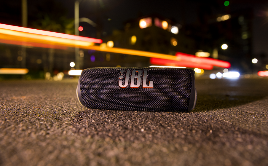 JBL x Martin Garix Flip 6 Enceinte Bluetooth Portable, Basses Profondes  Original Pro Sound, IP67, 12 Heures d'autonomie, en Gris Clair : :  High-Tech