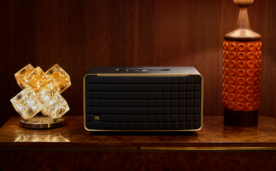 JBL_Authentics-500_Lifestyle01_904x560px.png