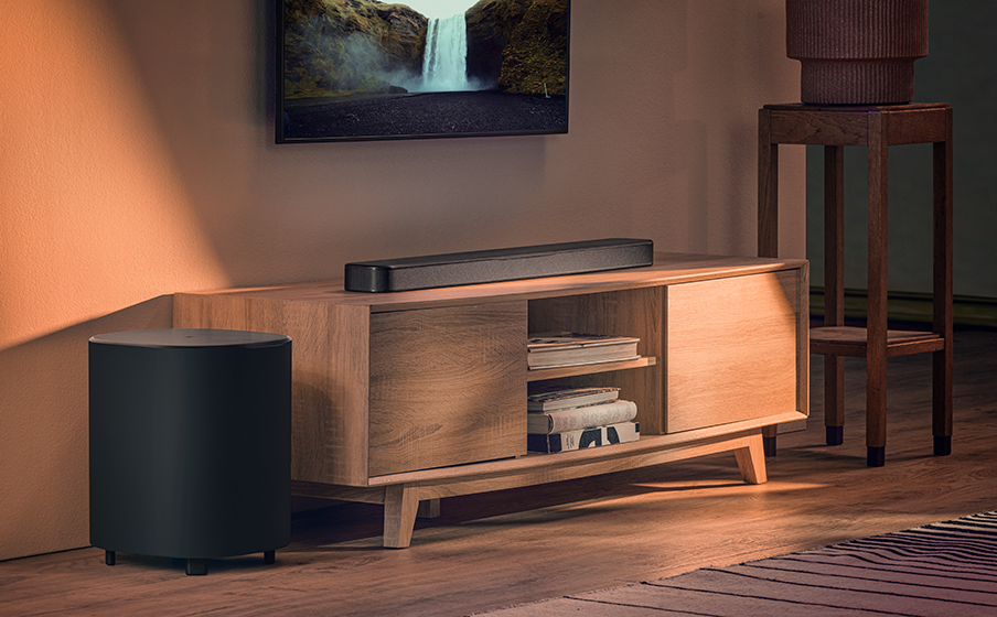 Maksymalna moc wyjściowa 750 W i bezprzewodowy subwoofer 10˝